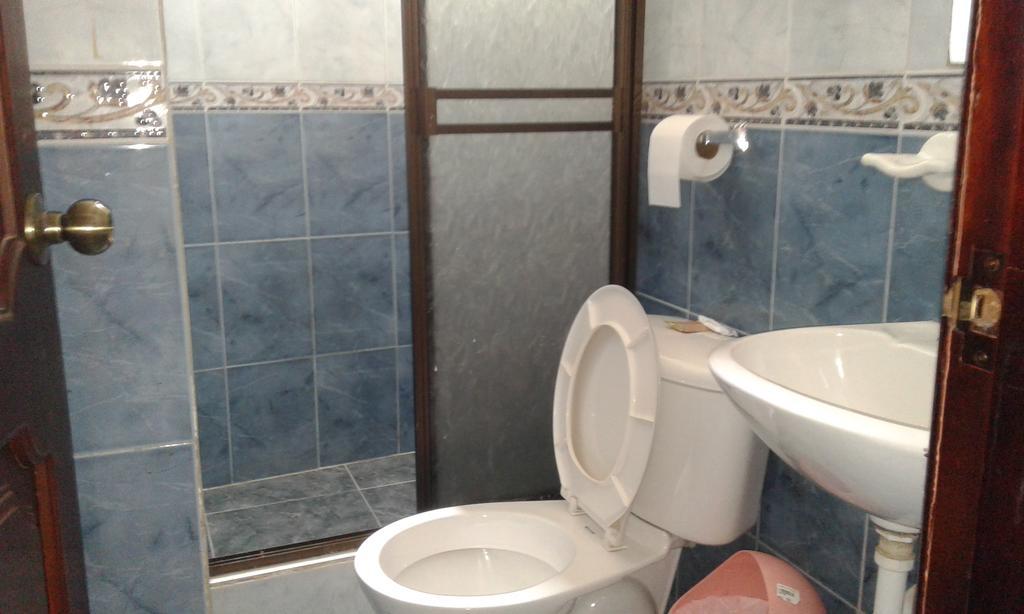 Hostal Jireh Тена Экстерьер фото