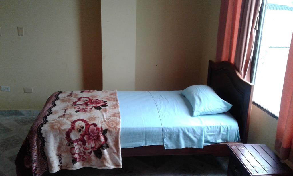 Hostal Jireh Тена Экстерьер фото